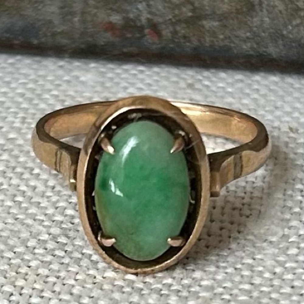 18k Jade Ring